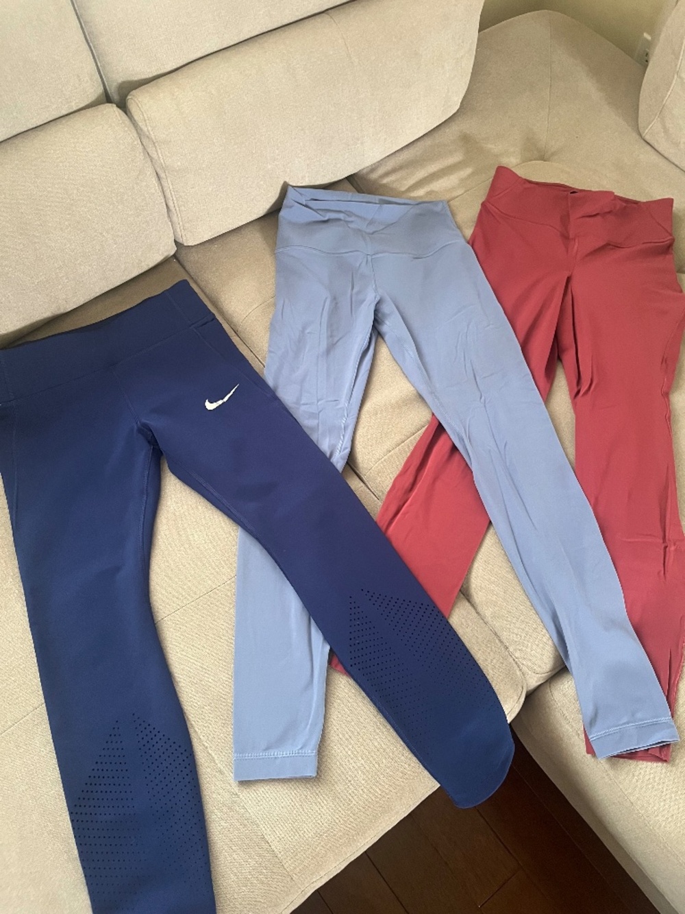 bundle of 3 leggings